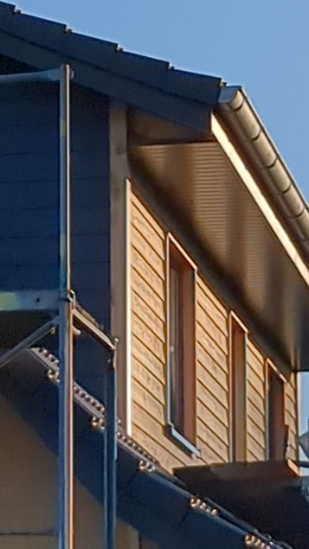 Terrassenüberdachung mit Sichtschalung und Holzterrasse